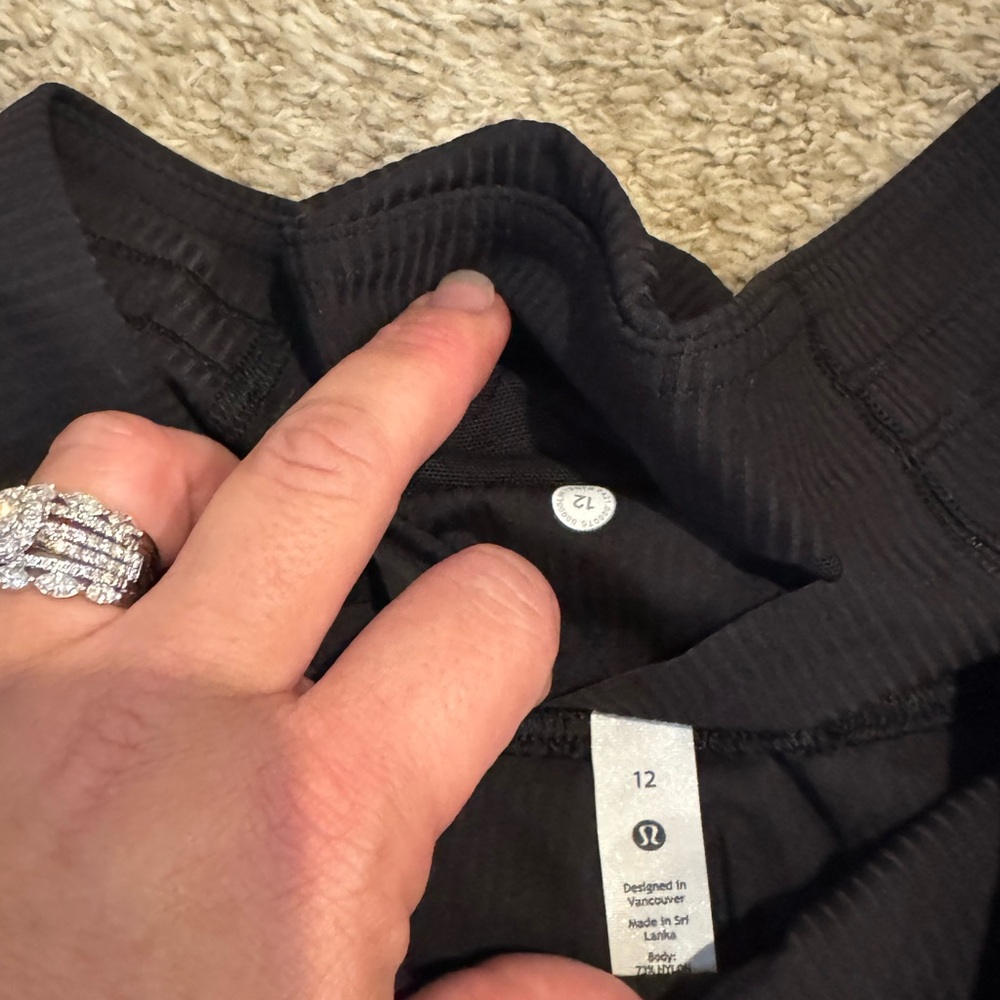 Lululemon Base Pace 8 inch ribbed shorts. New. - Picture 2 of 2